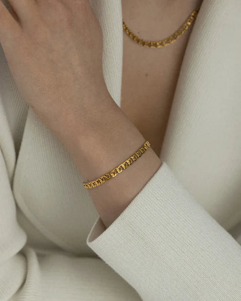 MOCKBERG - Infinity gyllt stál armband