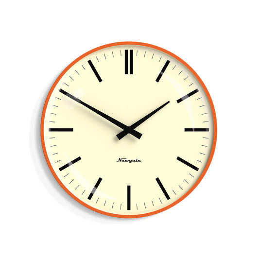 Newgate - Radio City Veggklukka 33 cm / Hljóðlaus