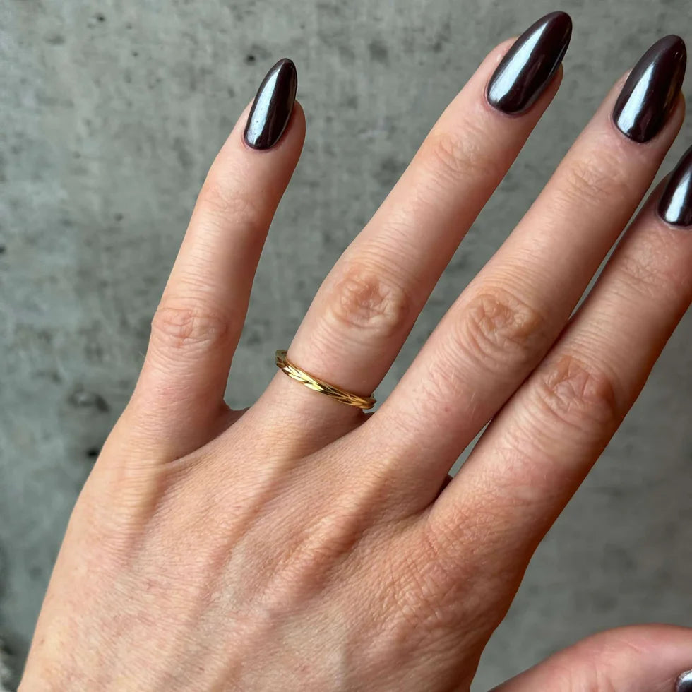 By L - Fossfléttu Hringur Gylltur