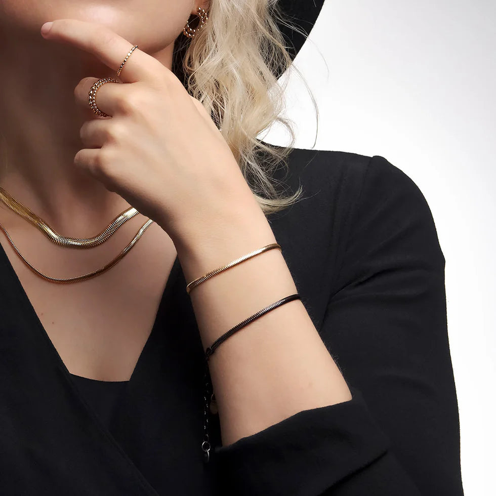 By L - Hrygg Armband Svart